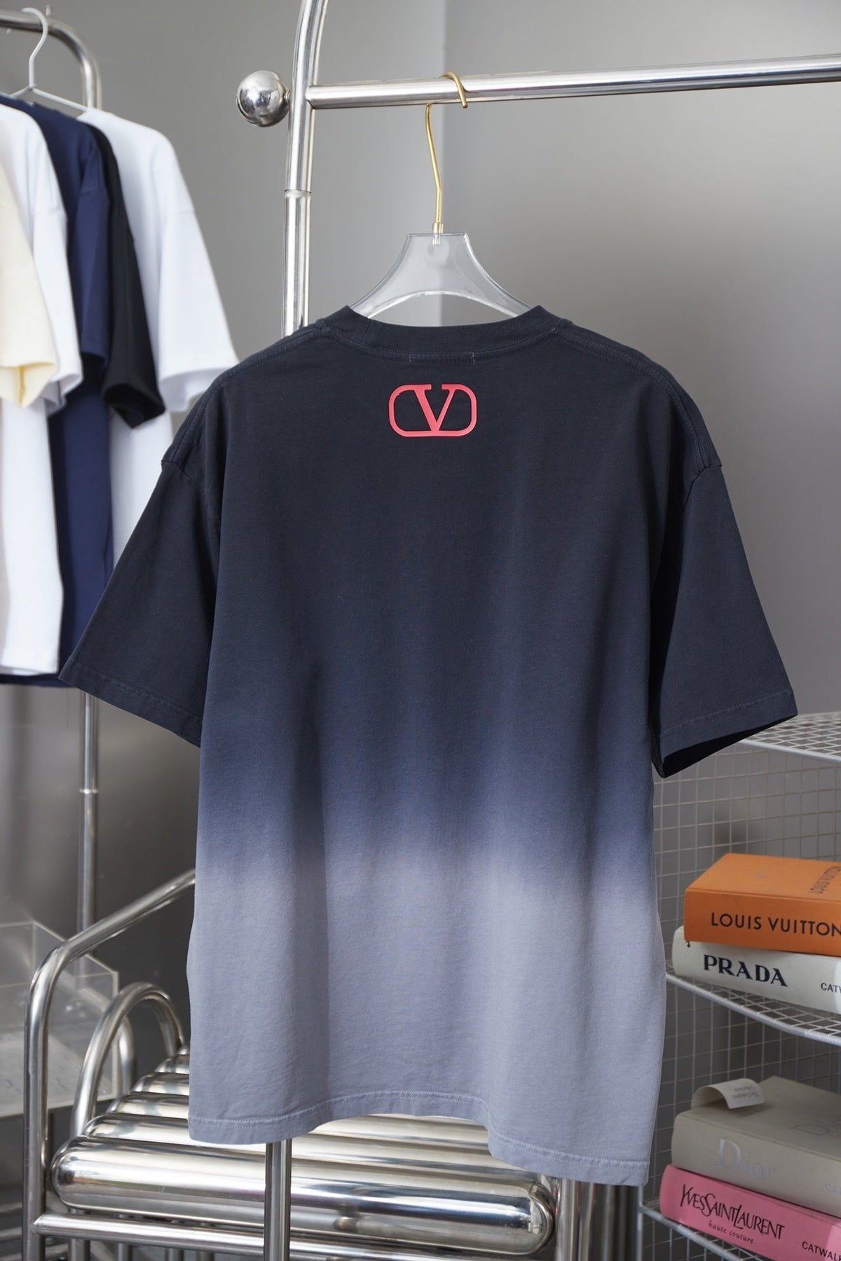 V - TSHIRT