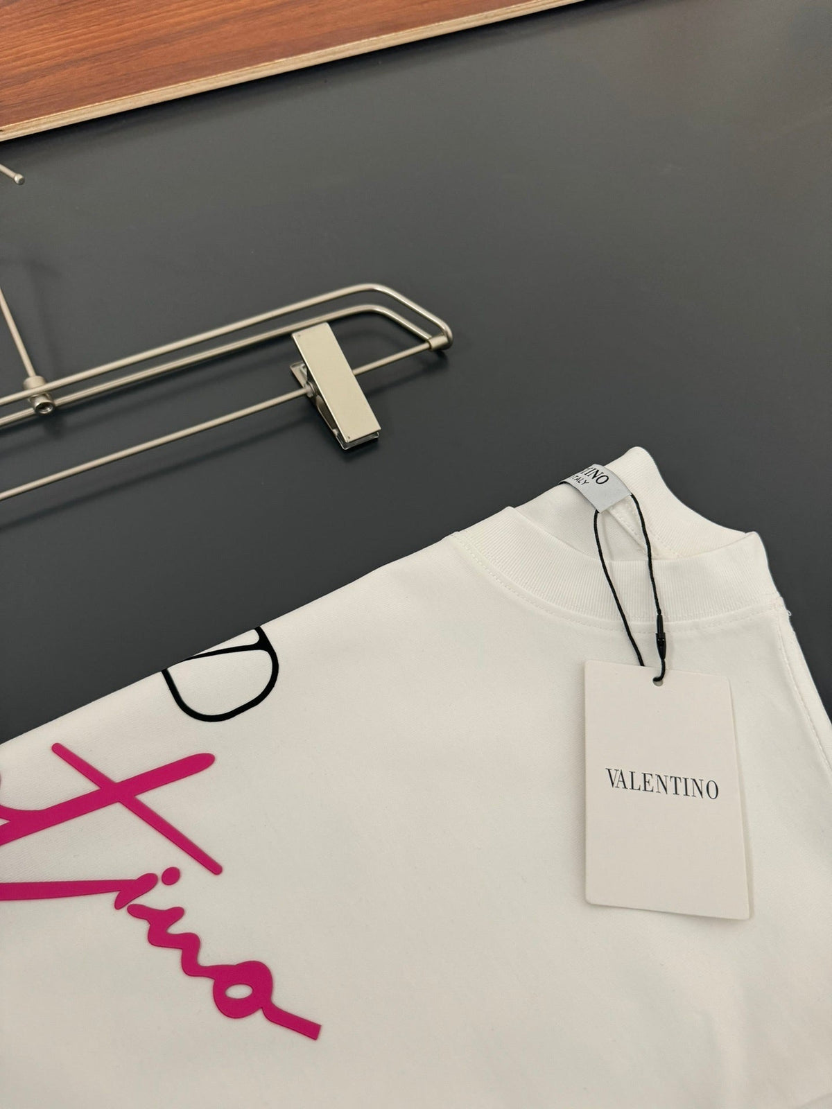 V - TSHIRT