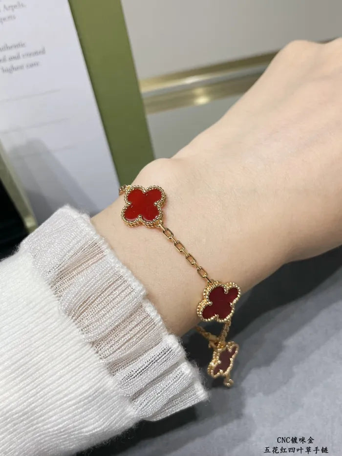 V - ARMBAND
