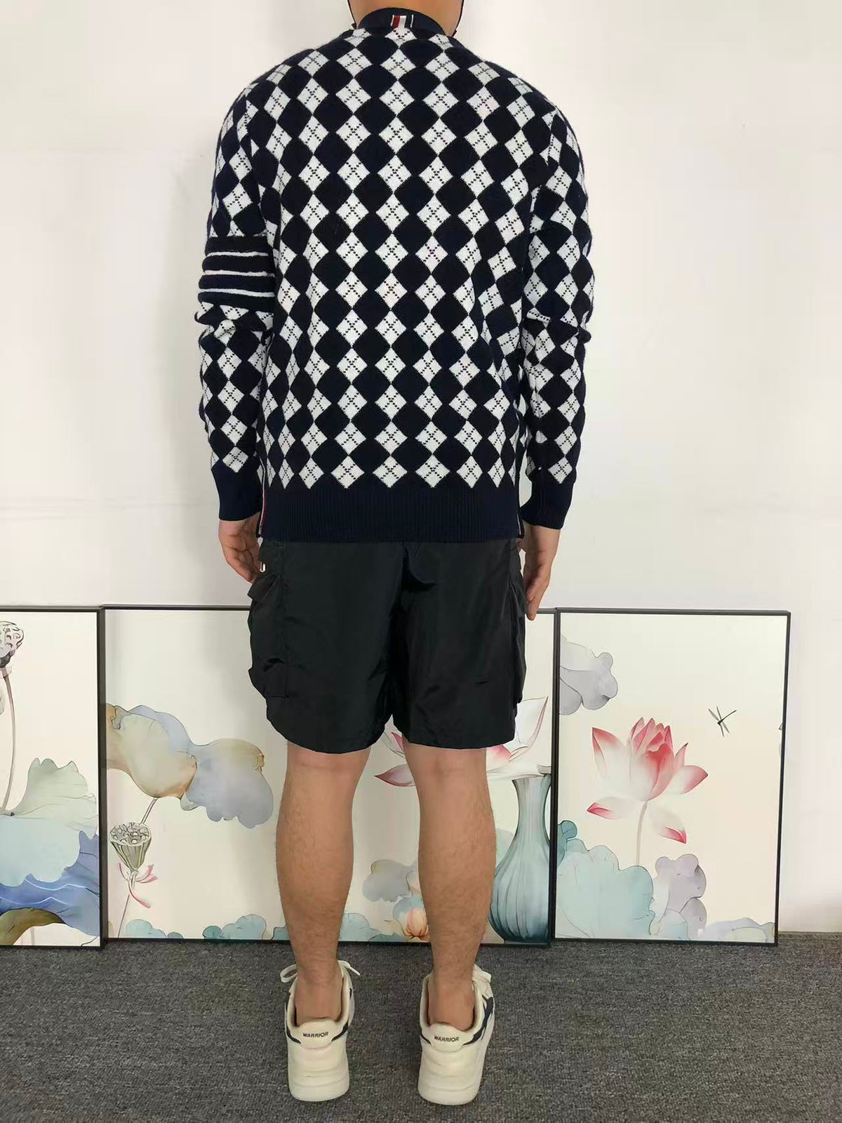 T - SWEATER