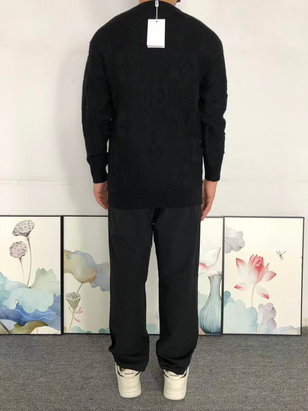 L - SWEATER