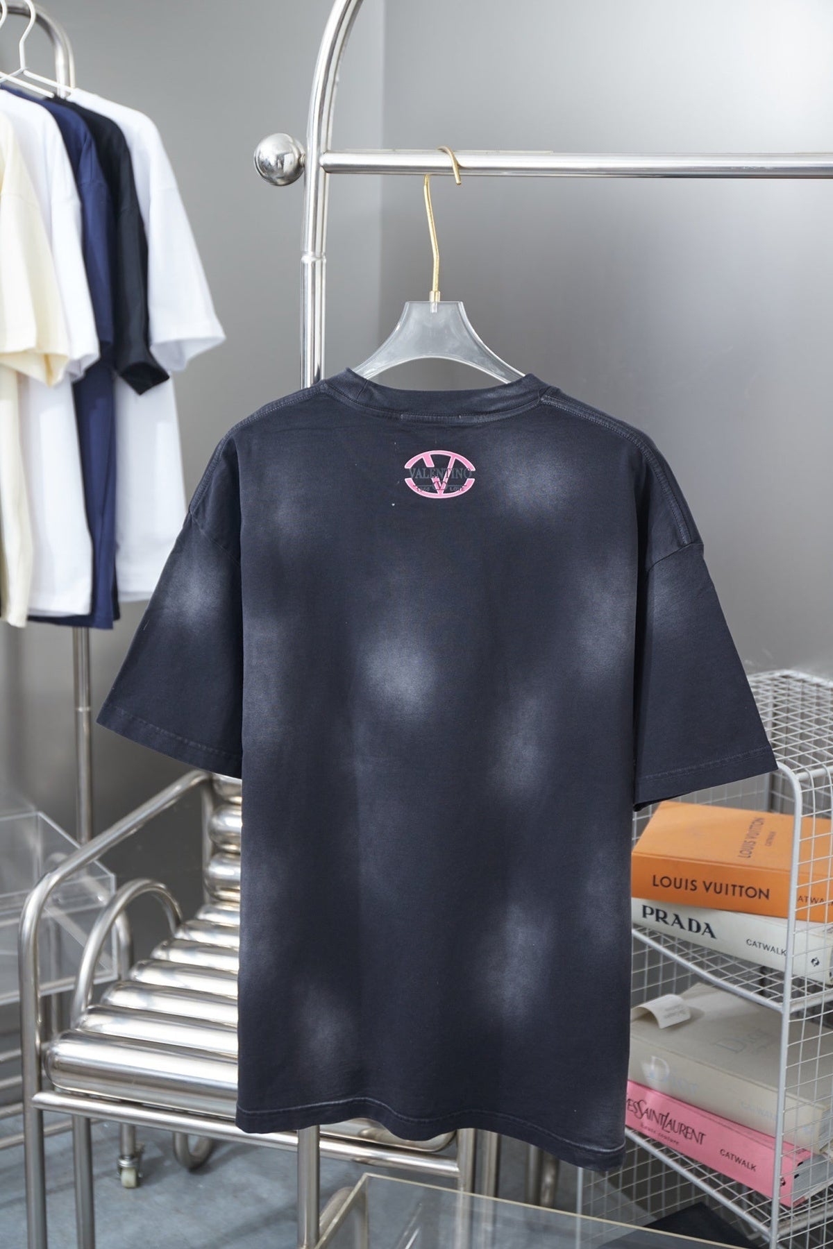 V - TSHIRT