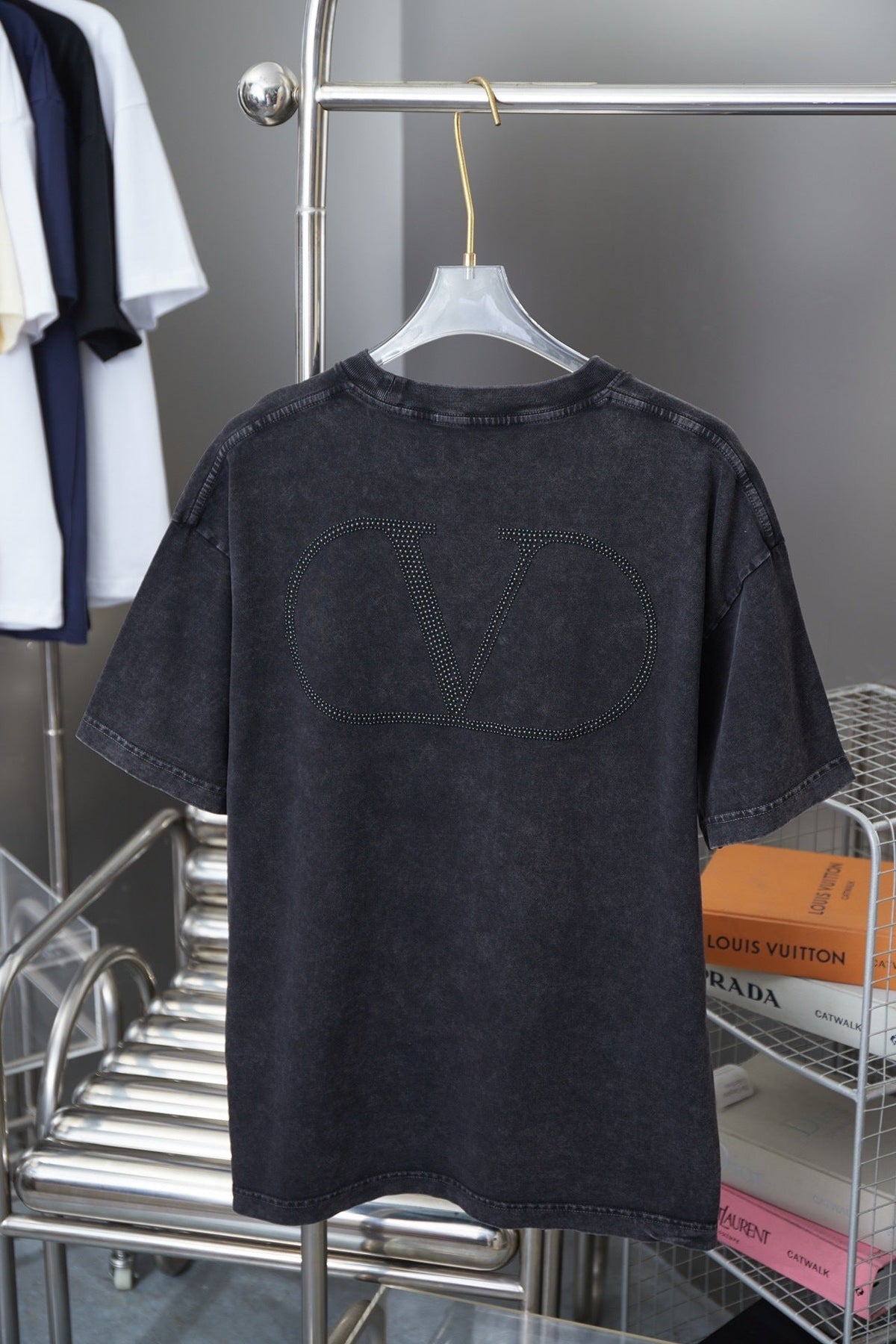 V - TSHIRT