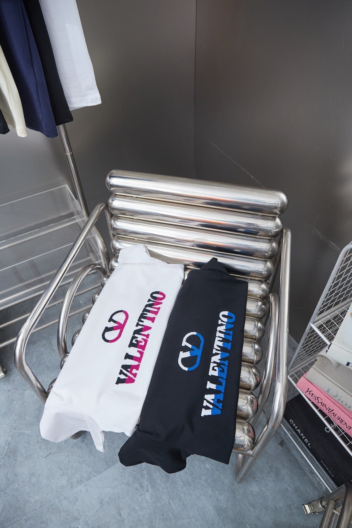 V - TSHIRT