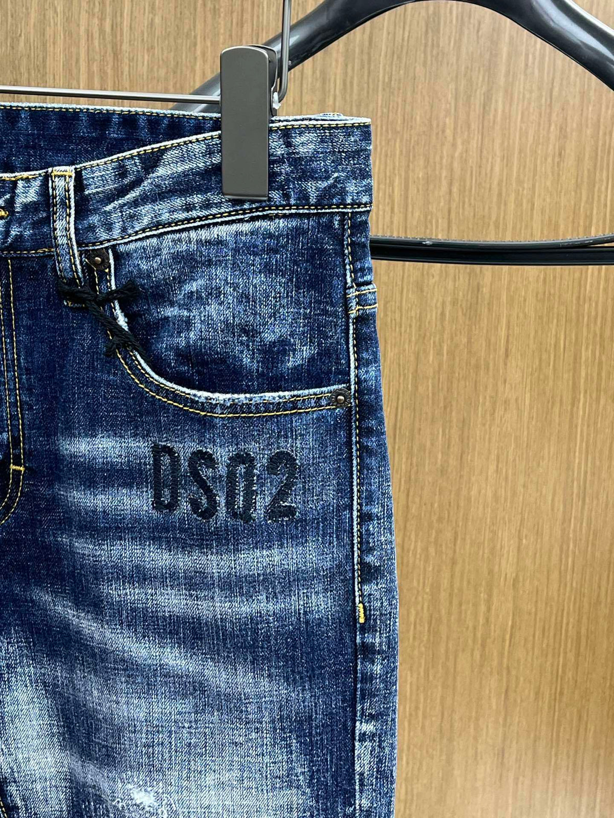 D - JEANS
