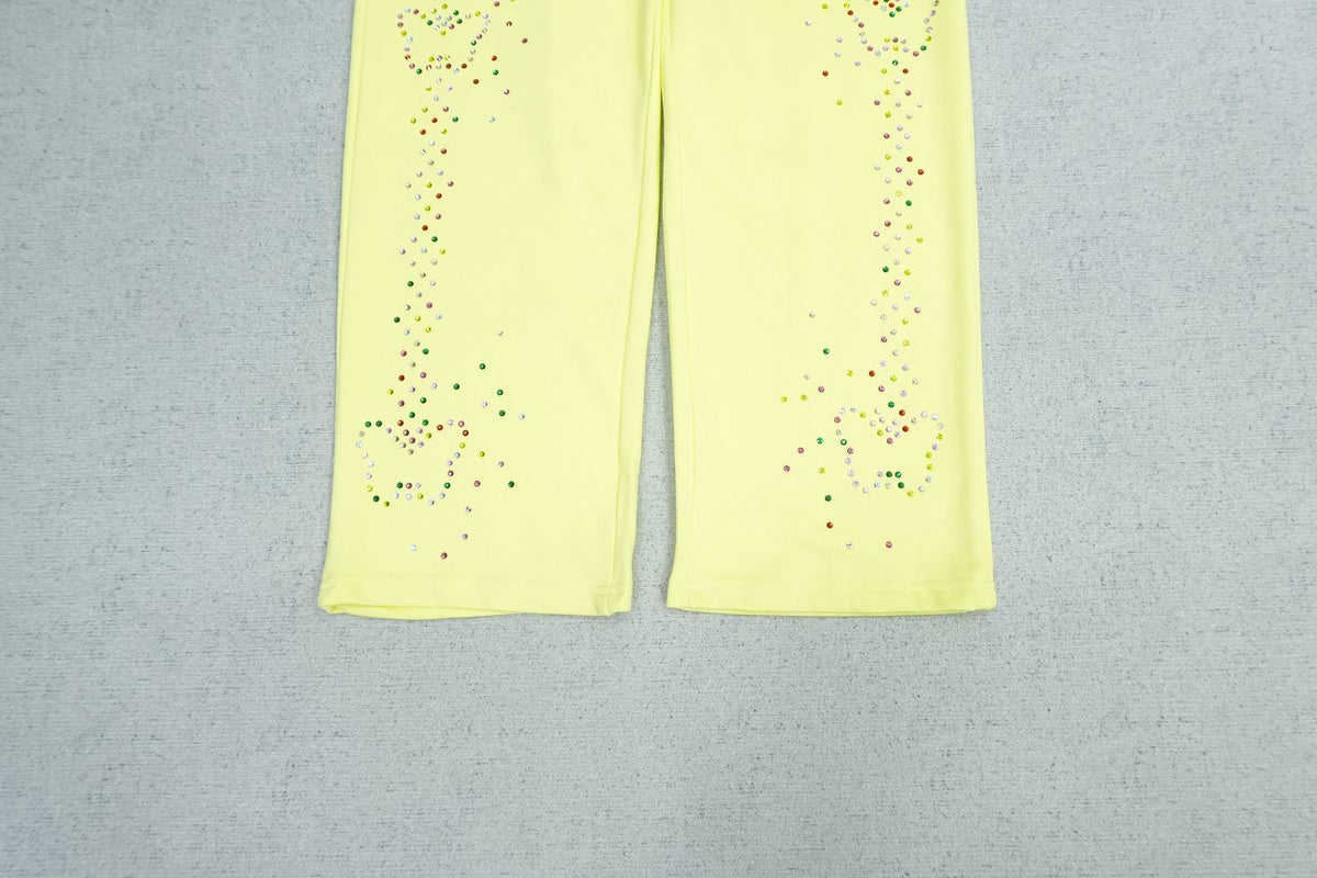 B - SWEATPANTS