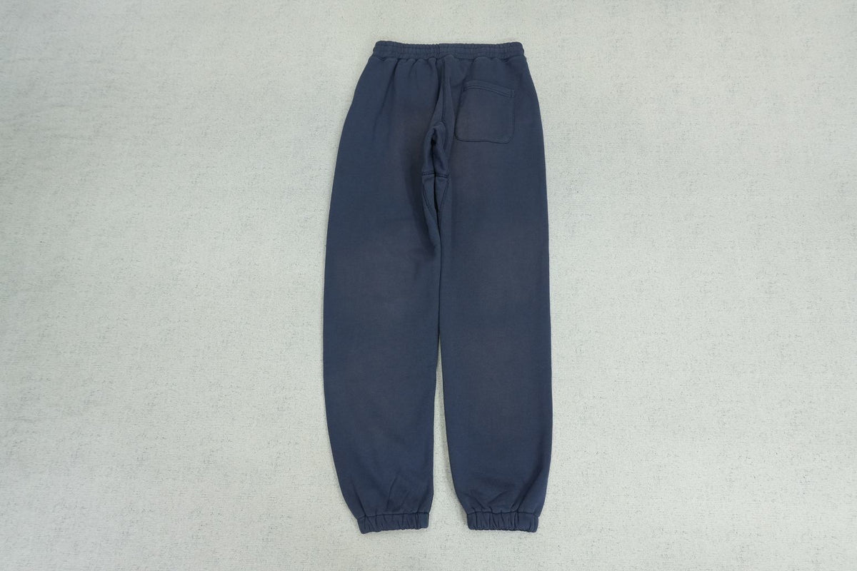 S - SWEATPANTS