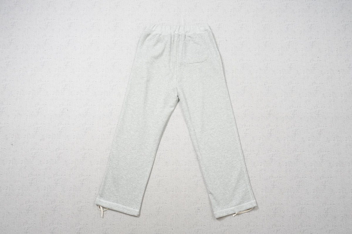 L - SWEATPANTS