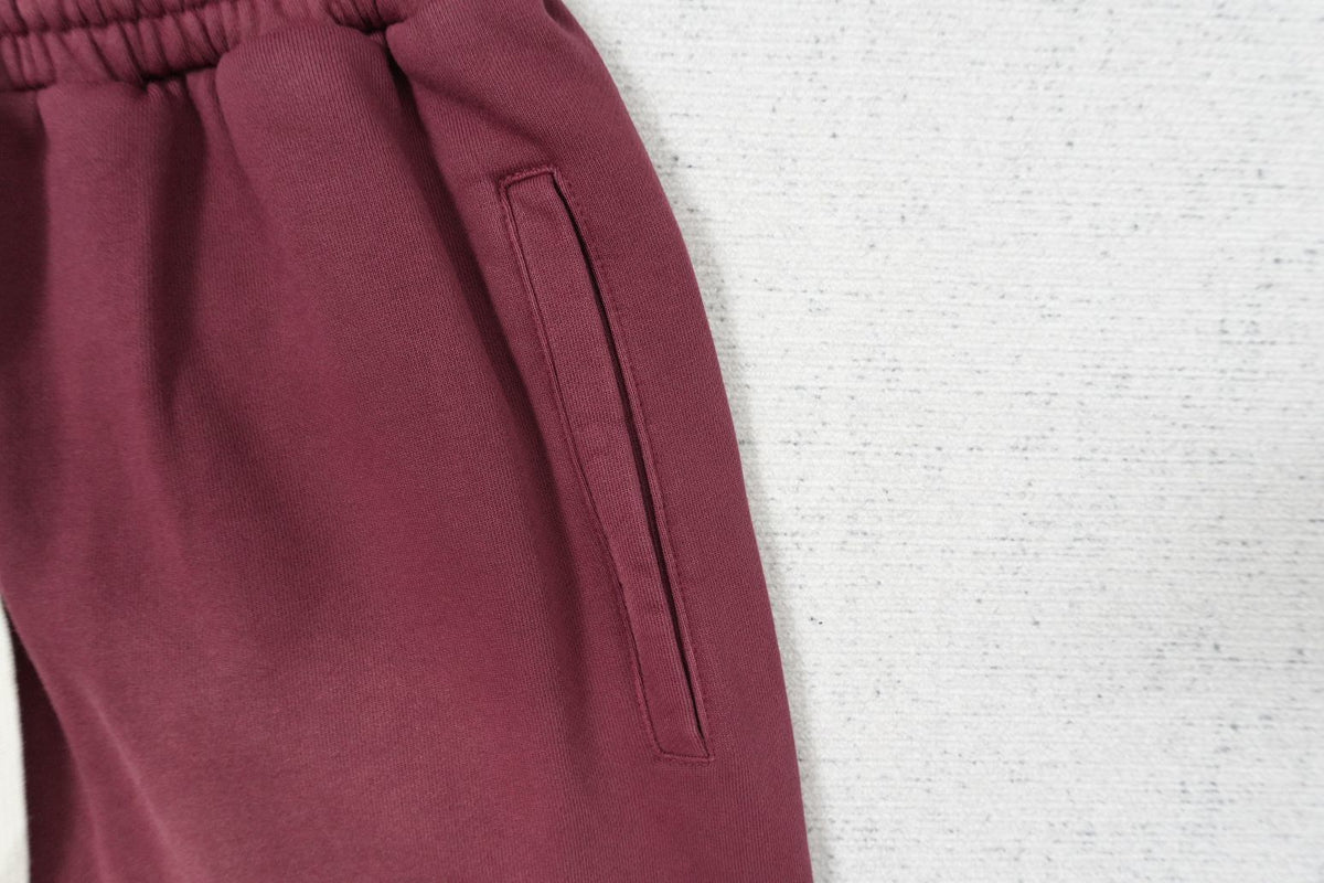 L - SWEATPANTS