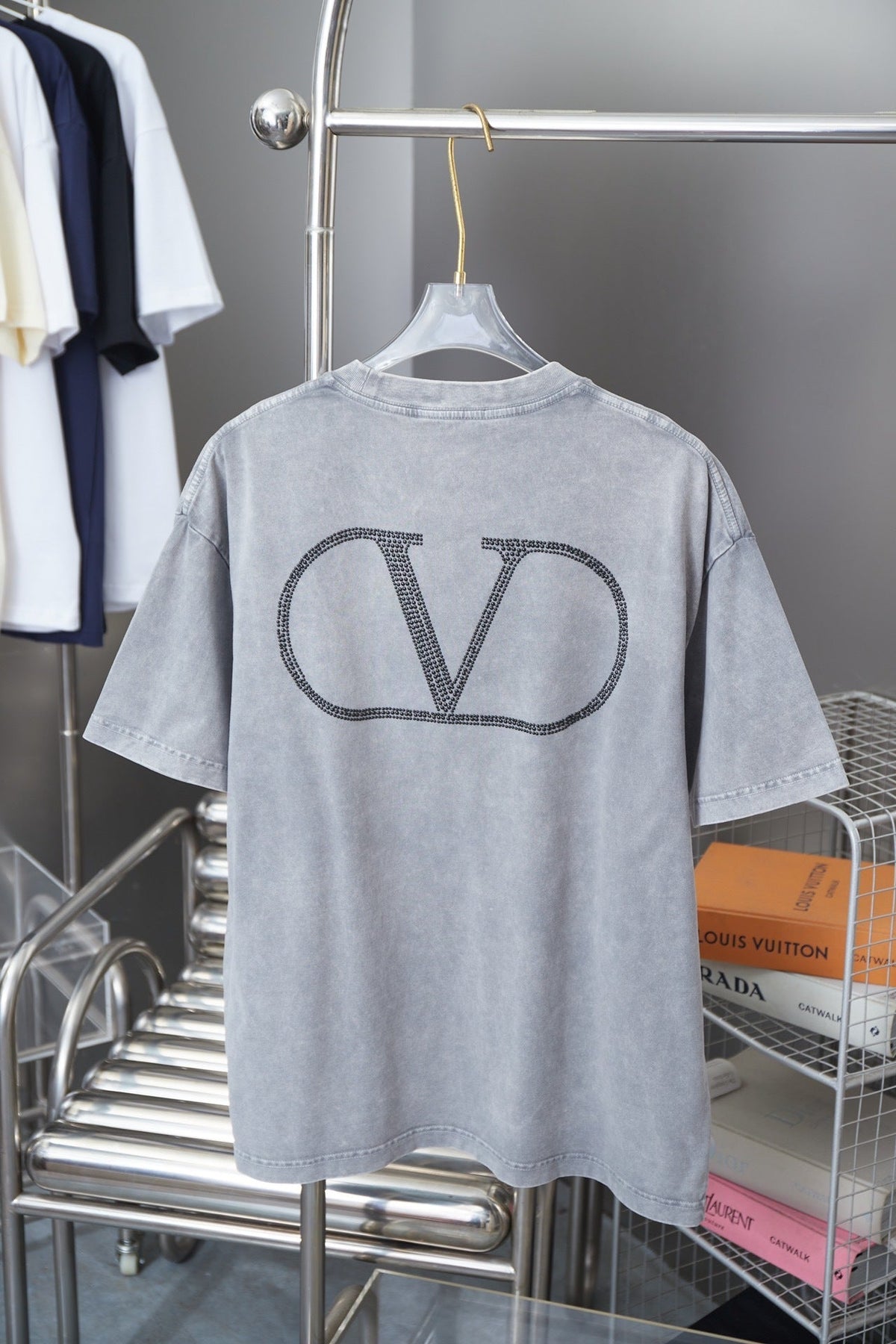 V - TSHIRT