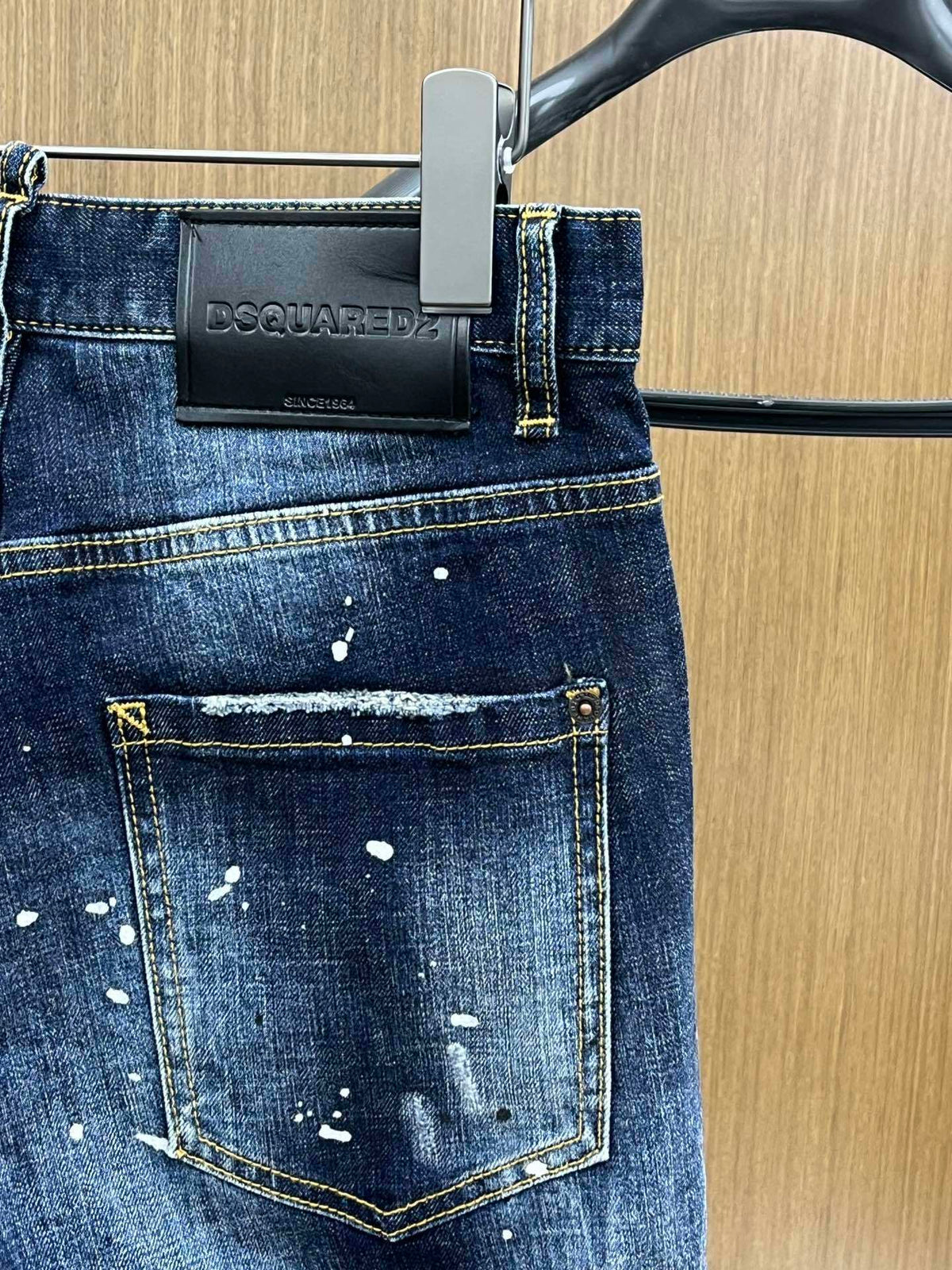 D - JEANS