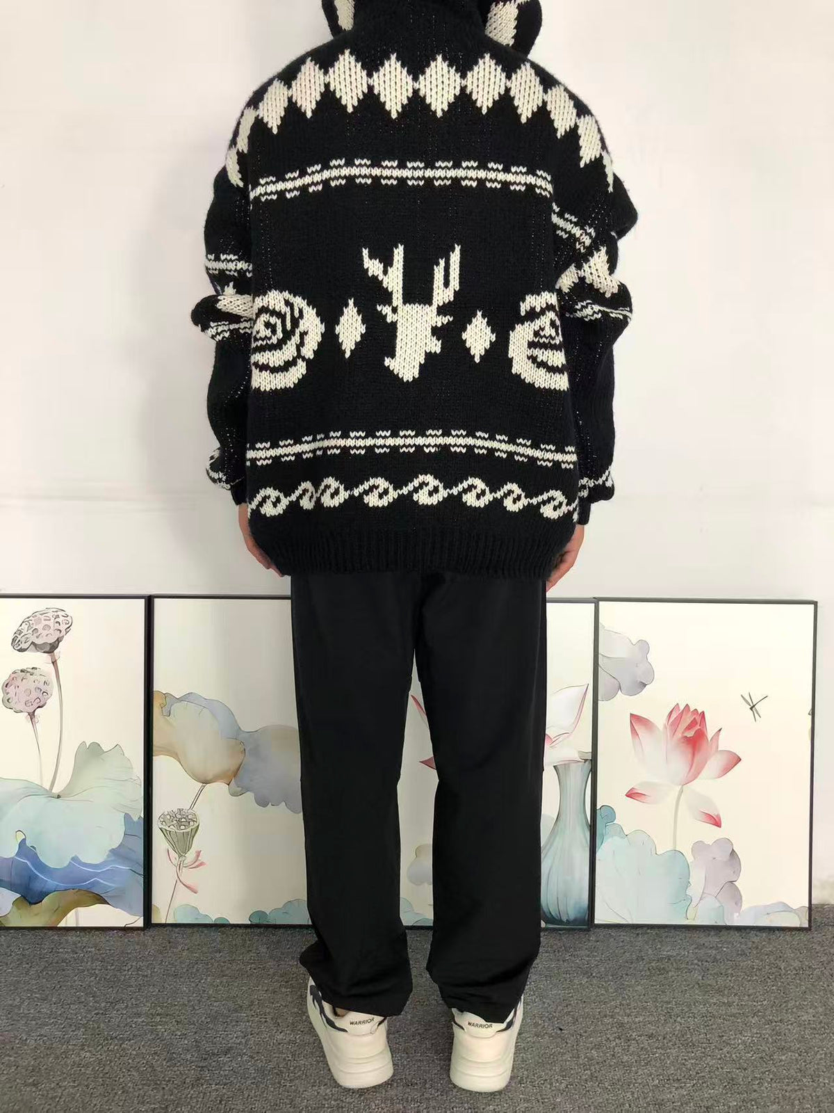 O - SWEATER