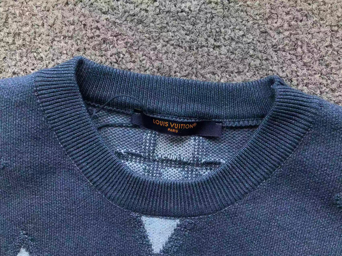 L - SWEATER