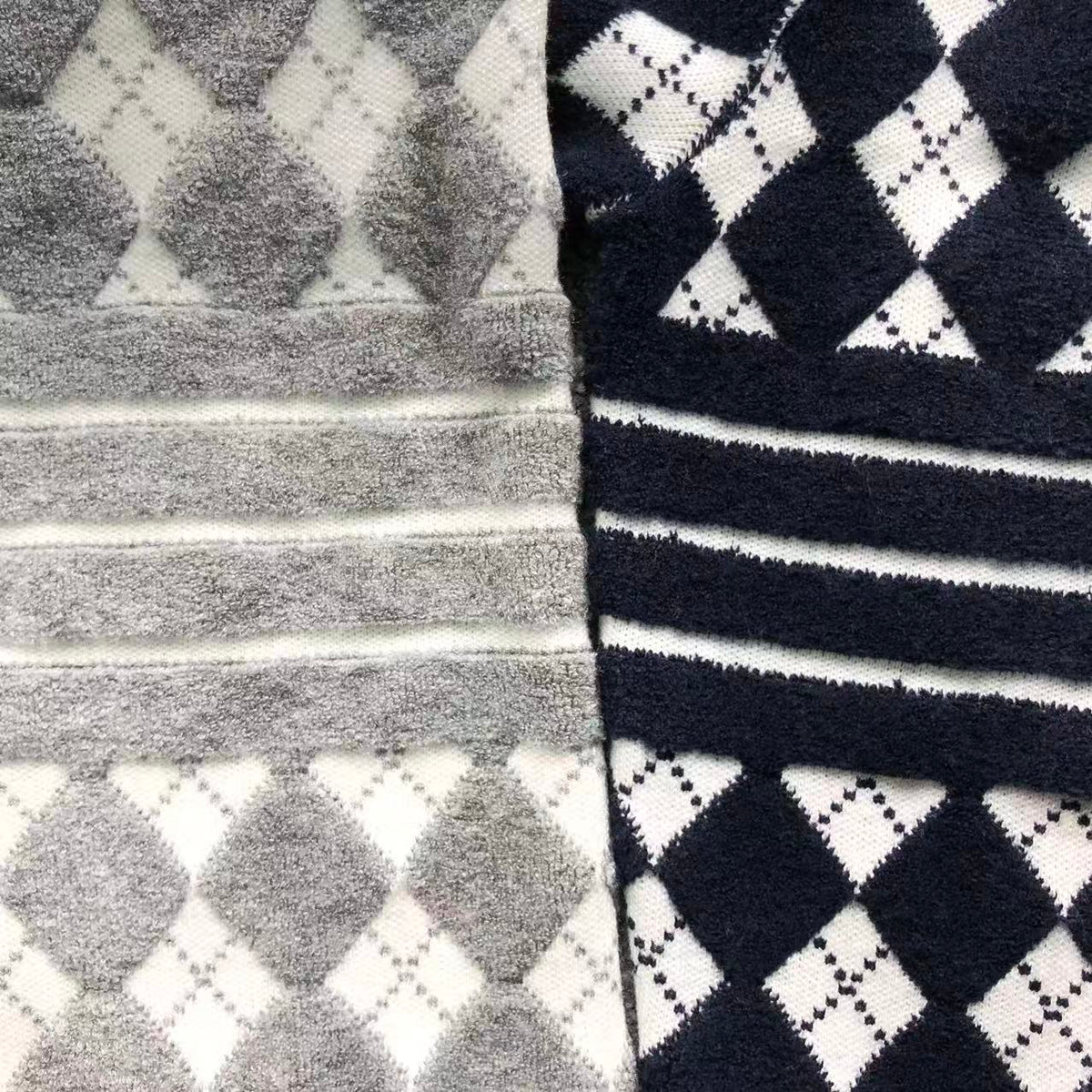 T - SWEATER