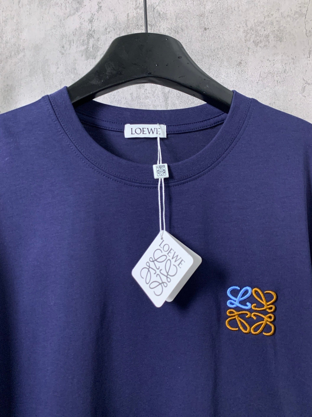 L - TSHIRT
