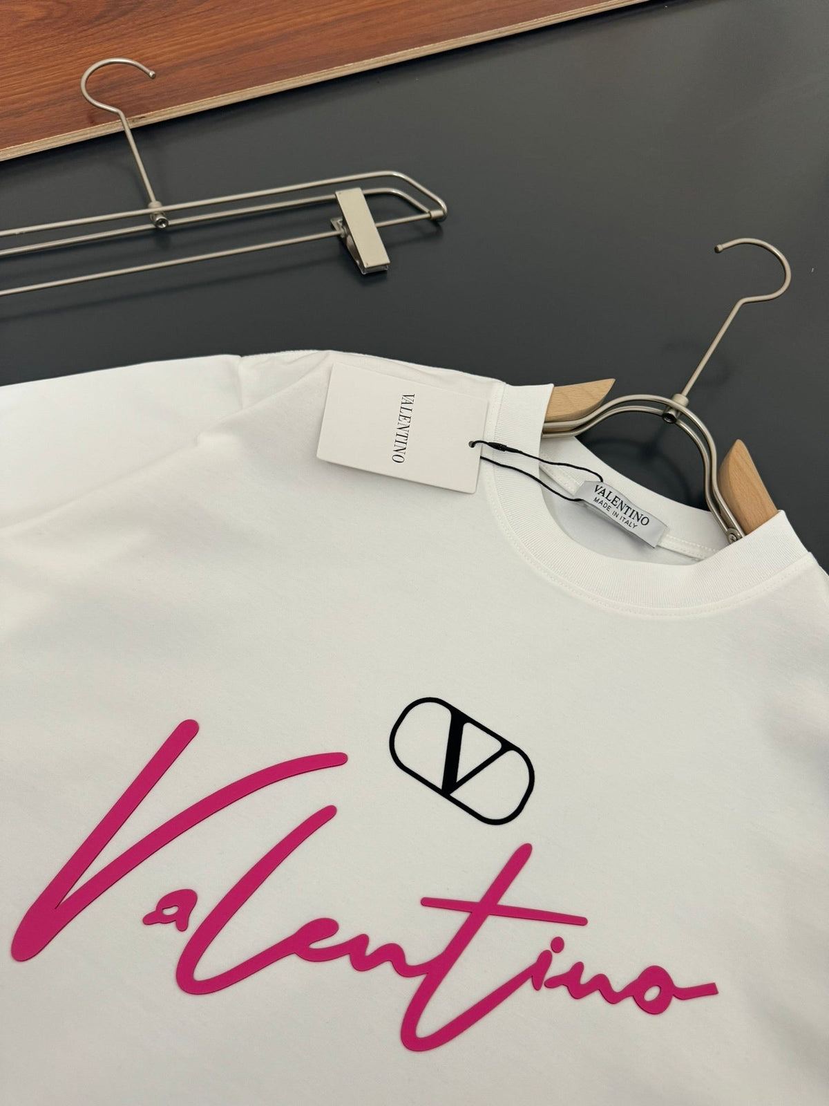 V - TSHIRT