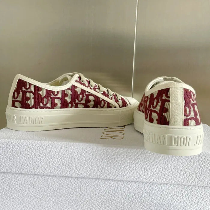 D - SNEAKERS