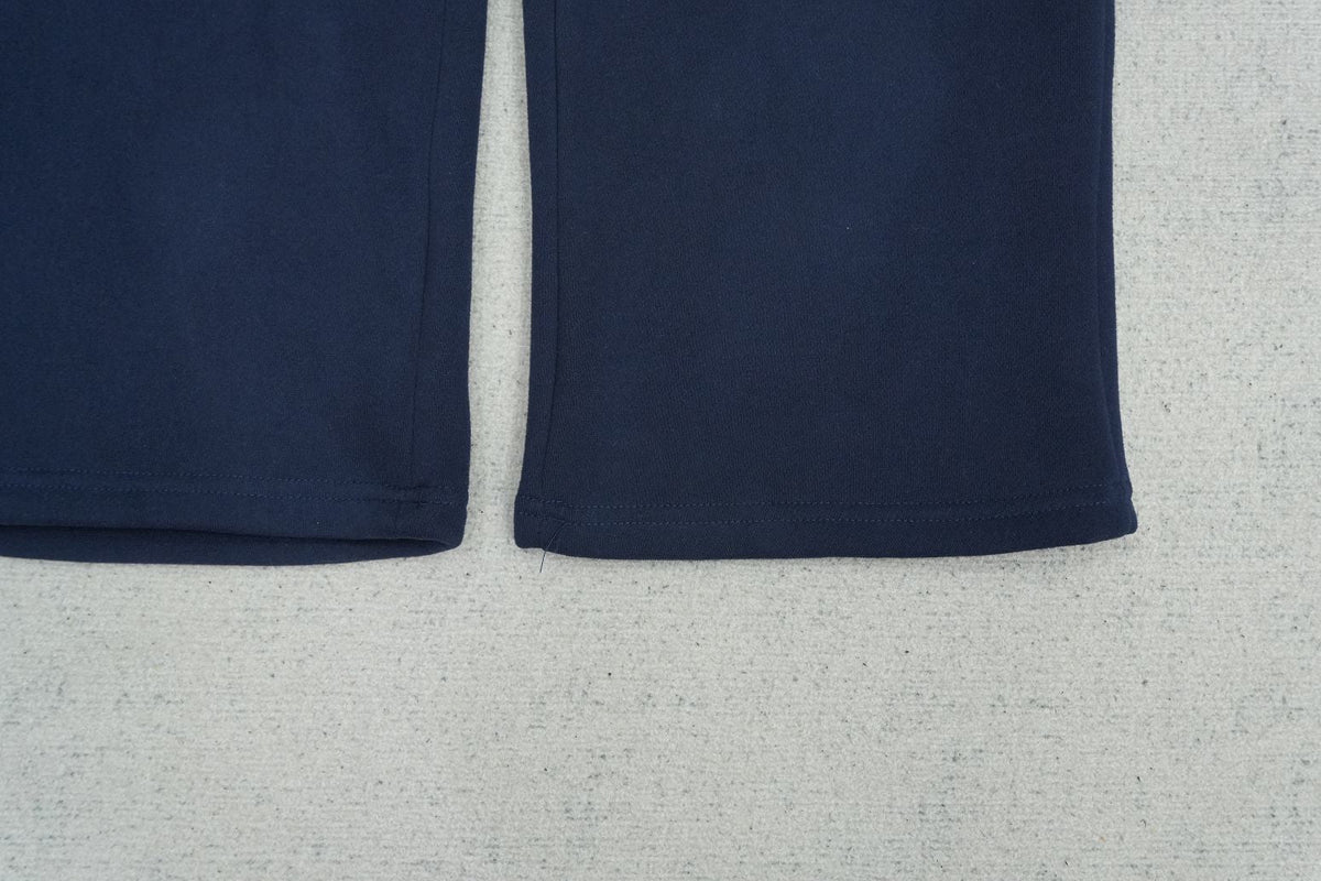 B - SWEATPANTS