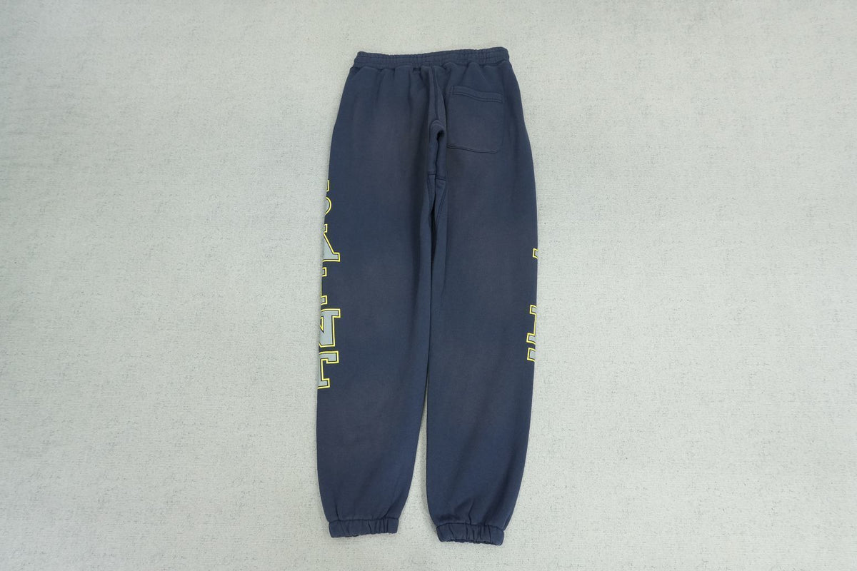 S - SWEATPANTS