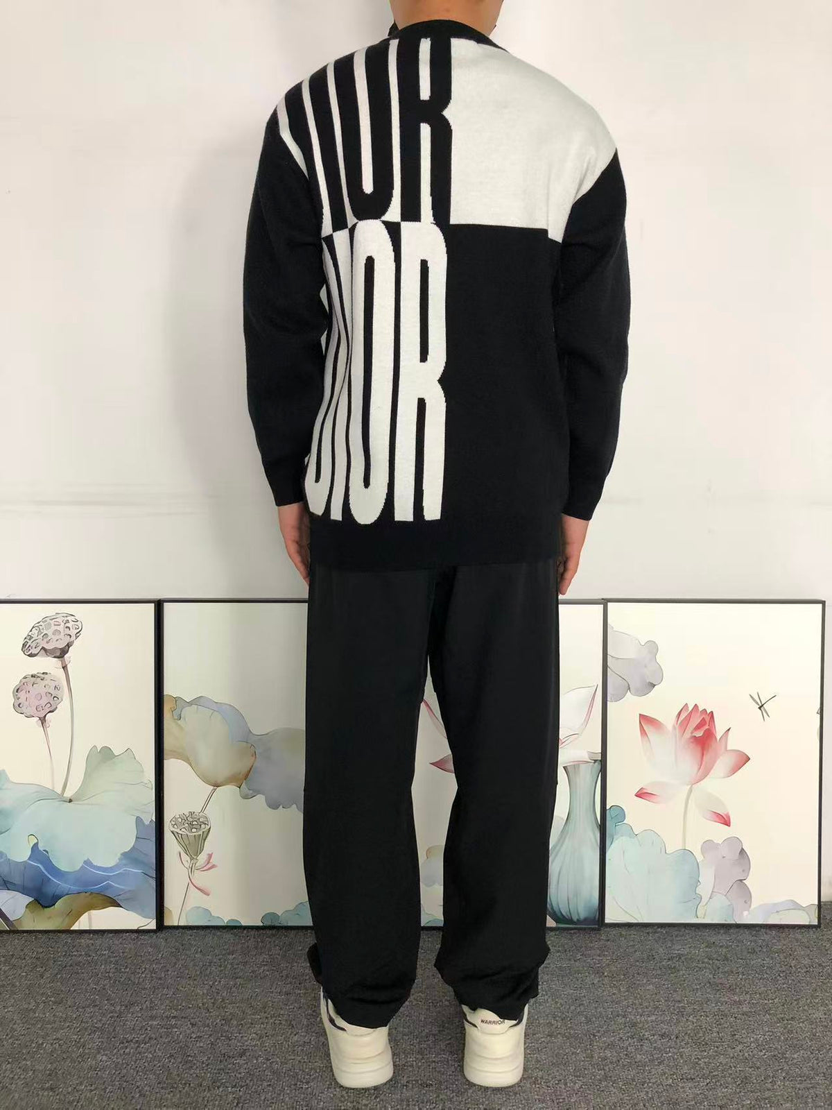 D - SWEATER