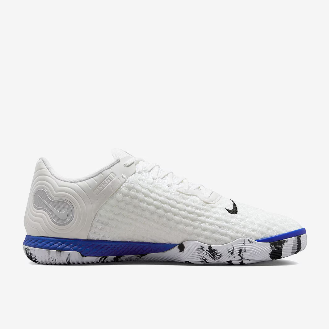 R - FUSSBALLSCHUHE