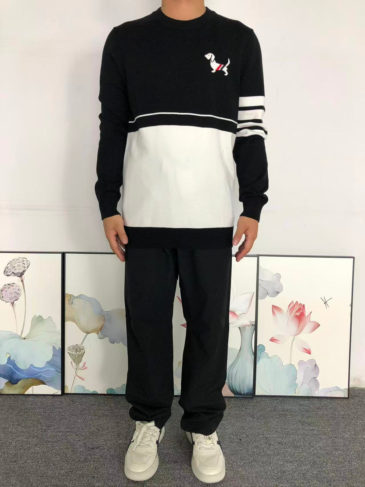 T - SWEATER