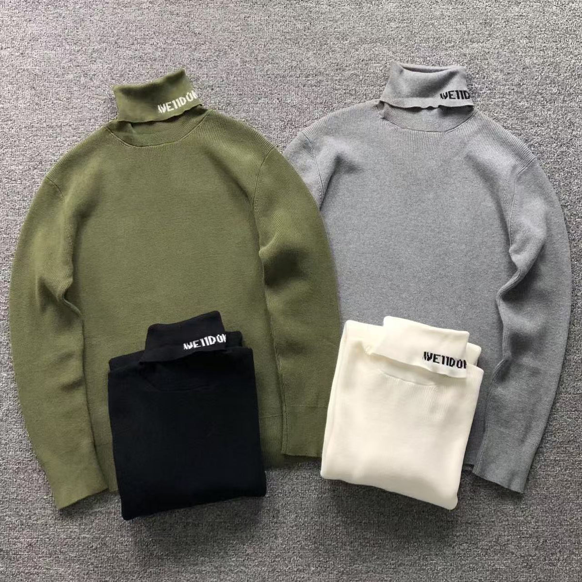 W - SWEATER