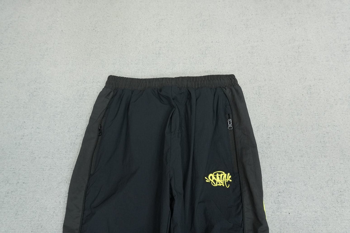 S - SWEATPANTS