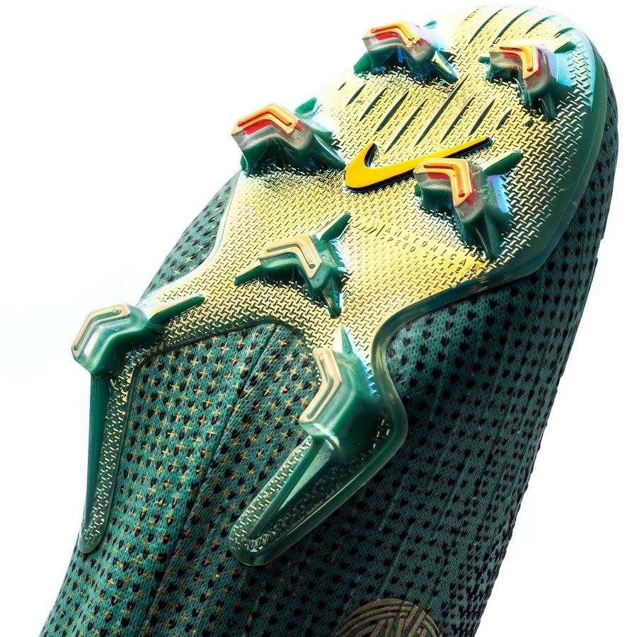 S - FUSSBALLSCHUHE