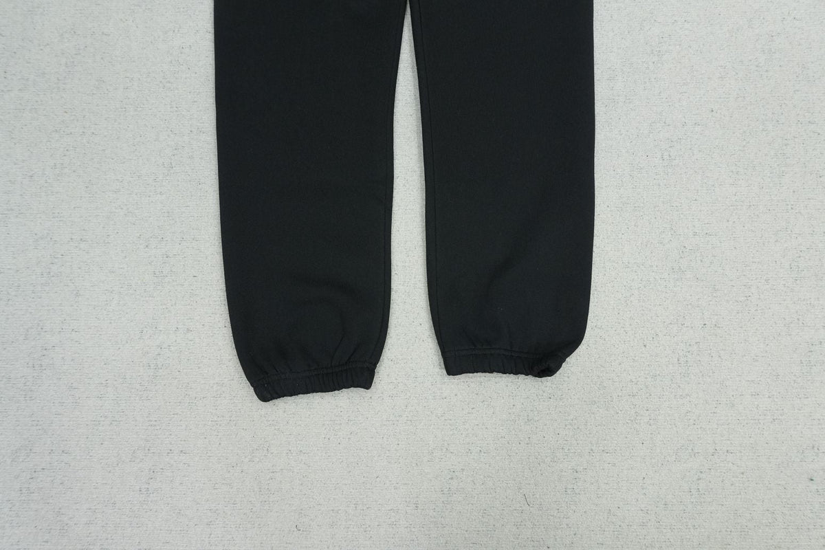 F - SWEATPANTS