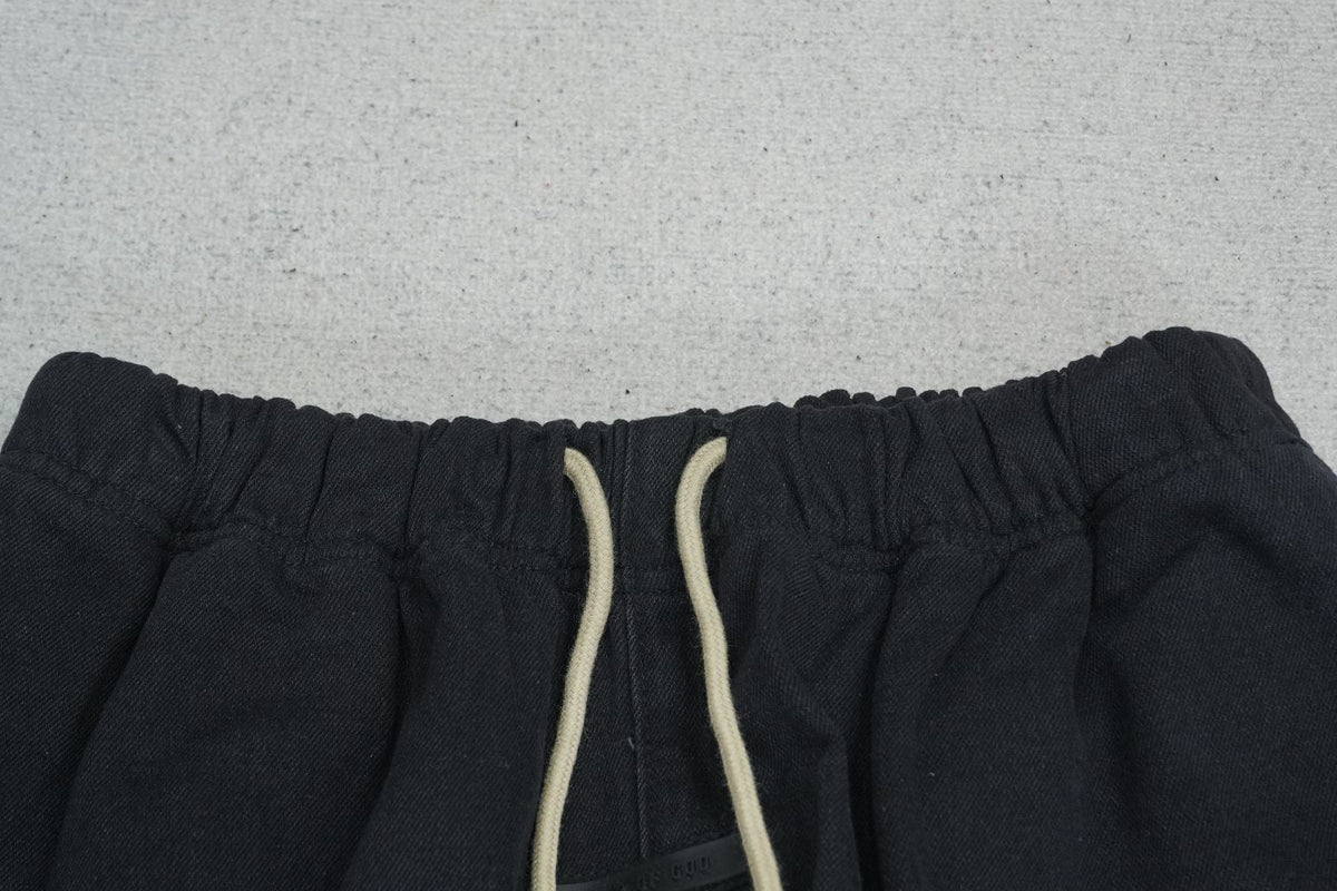 F - SWEATPANTS