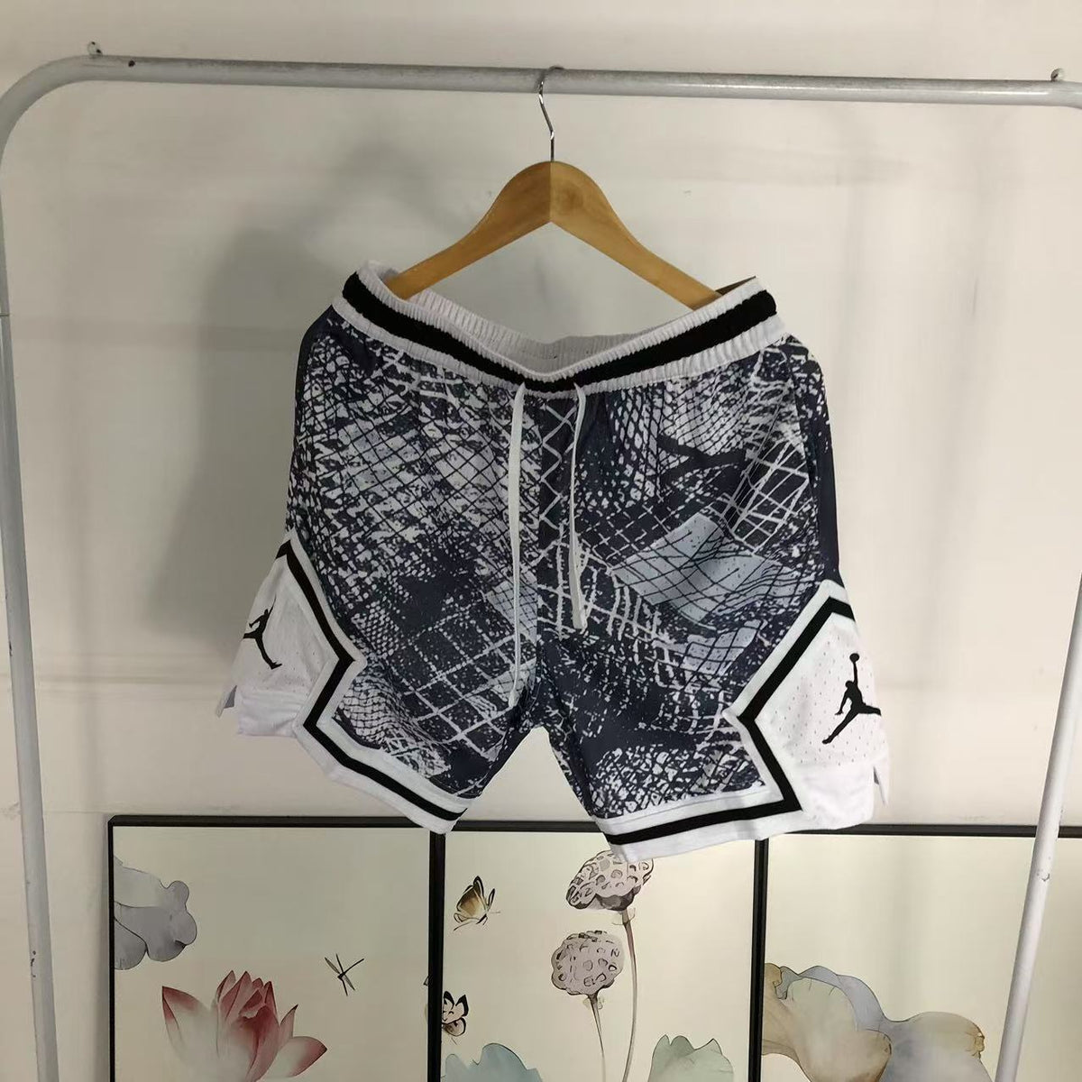 N - SHORTS