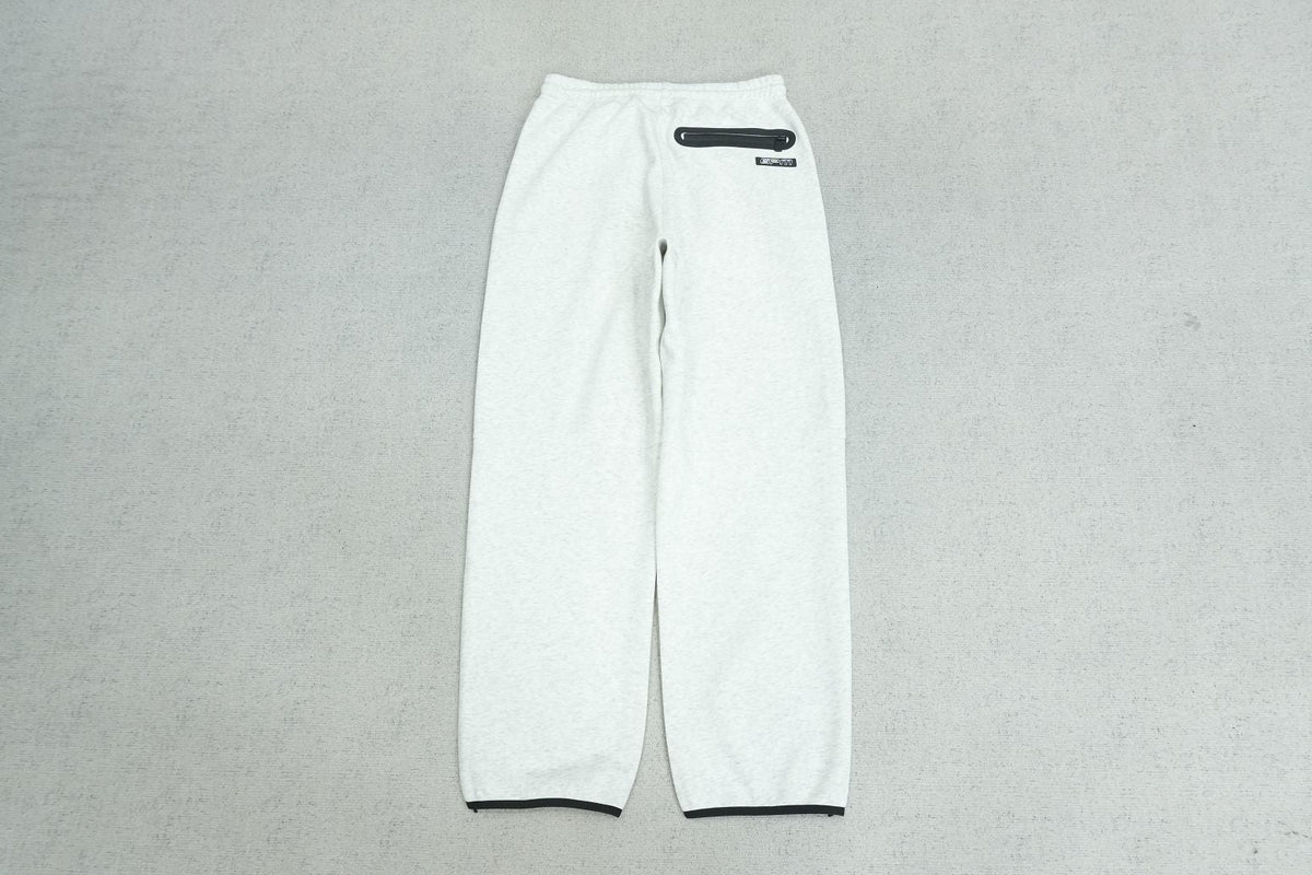 S - SWEATPANTS