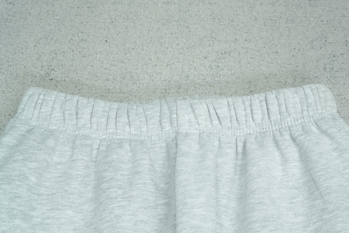 B - SWEATPANTS