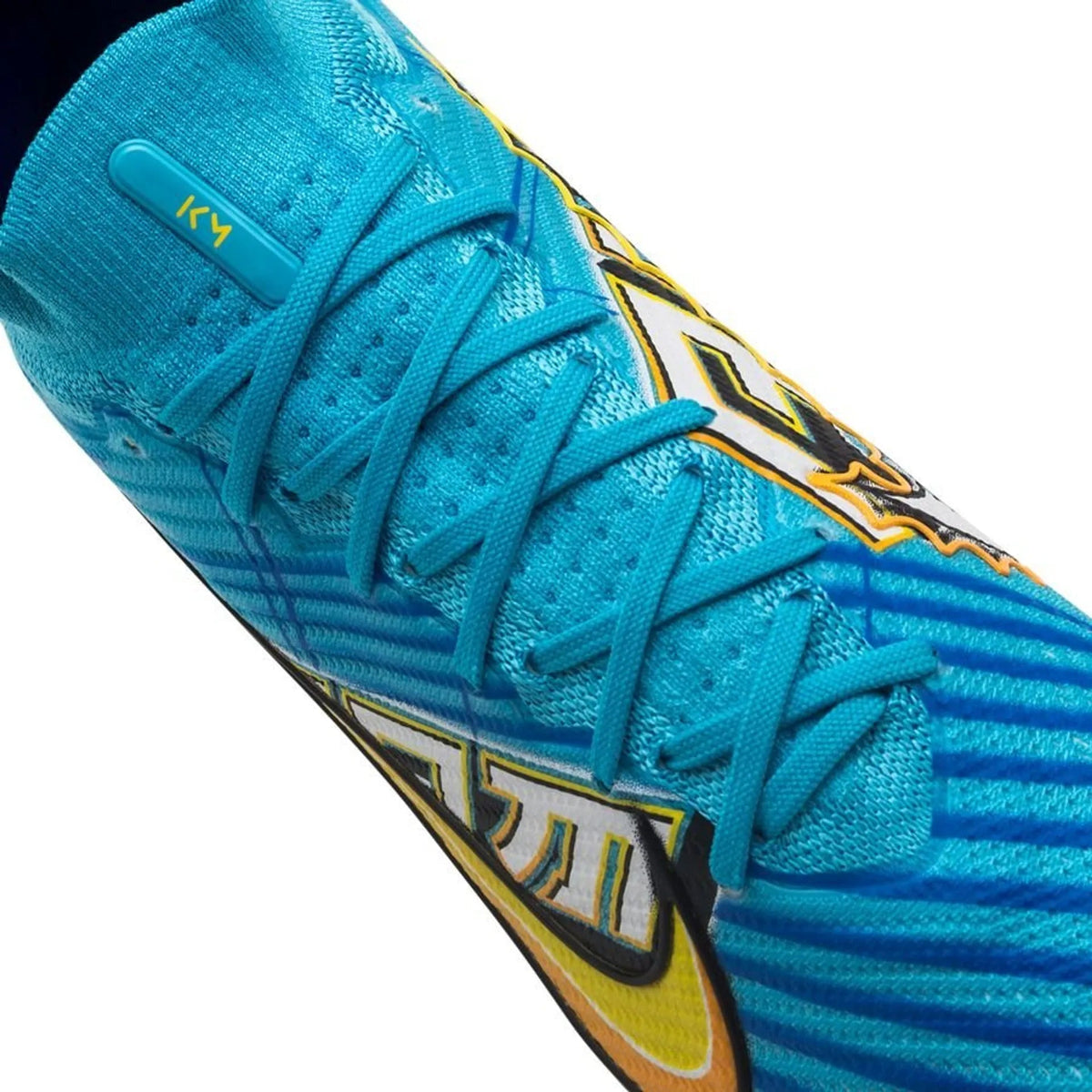 M - FUSSBALLSCHUHE
