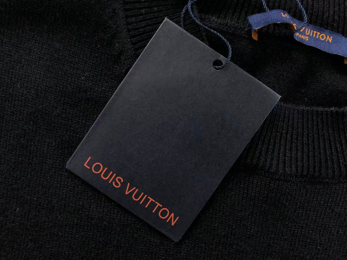 L - SWEATER