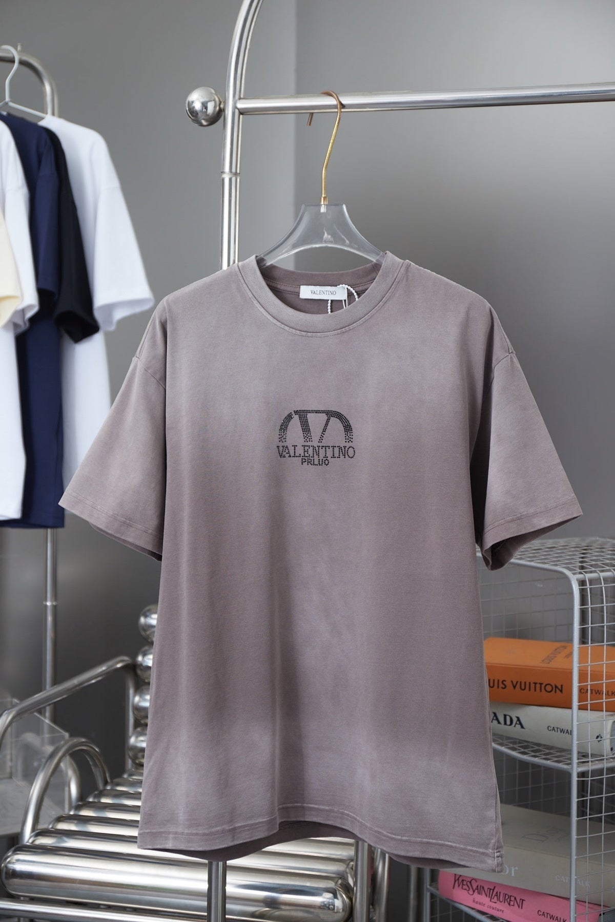 V - TSHIRT