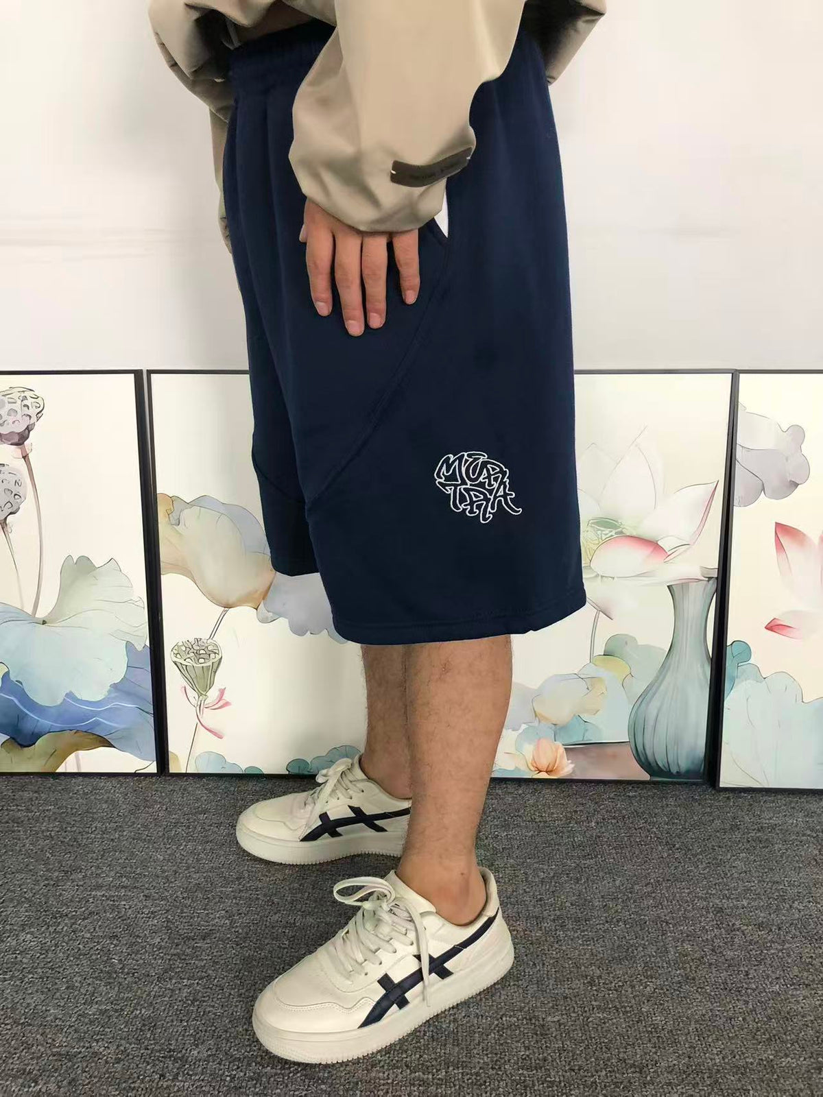 M - SHORTS