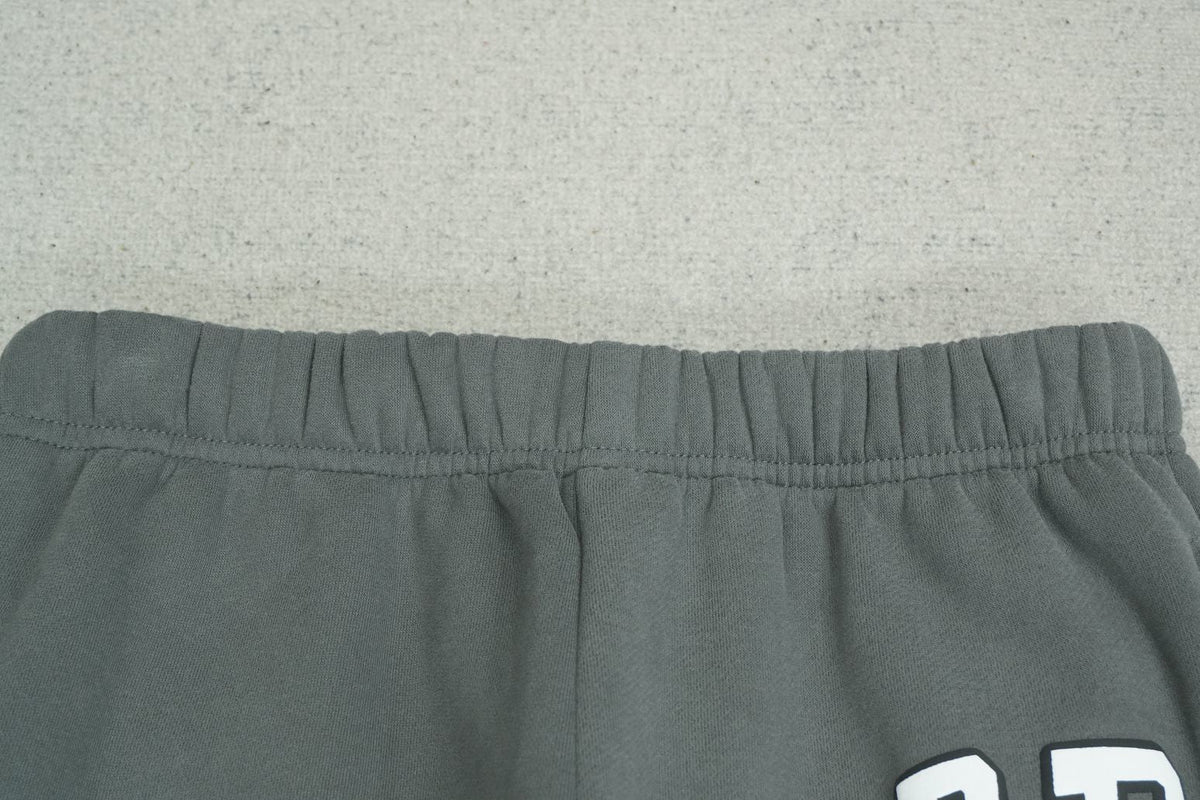 B - SWEATPANTS