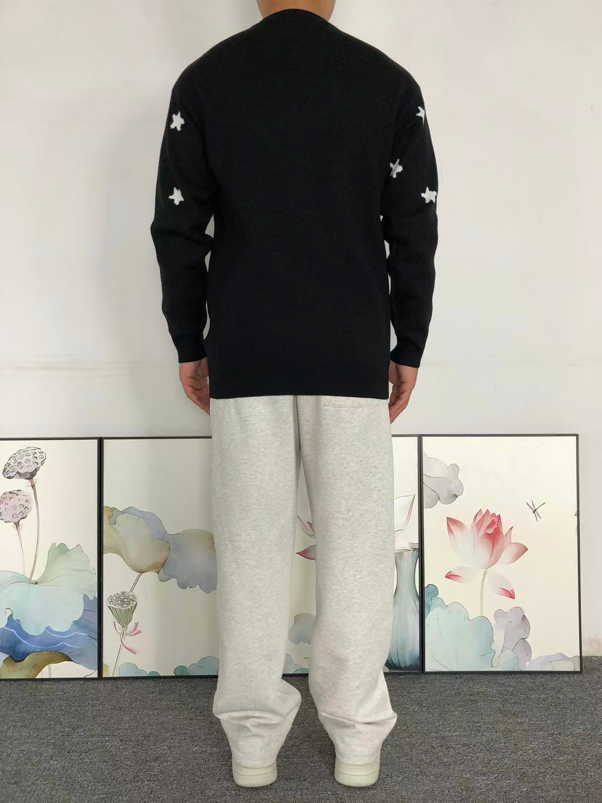 P - SWEATER