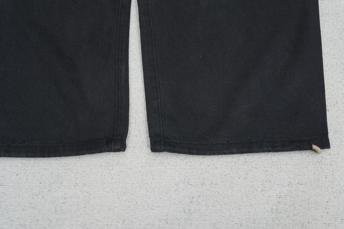 F - SWEATPANTS