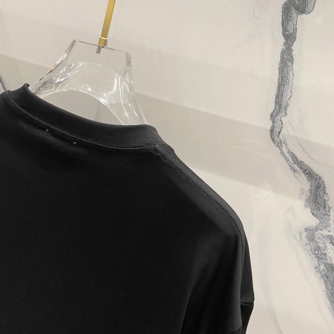V - TSHIRT