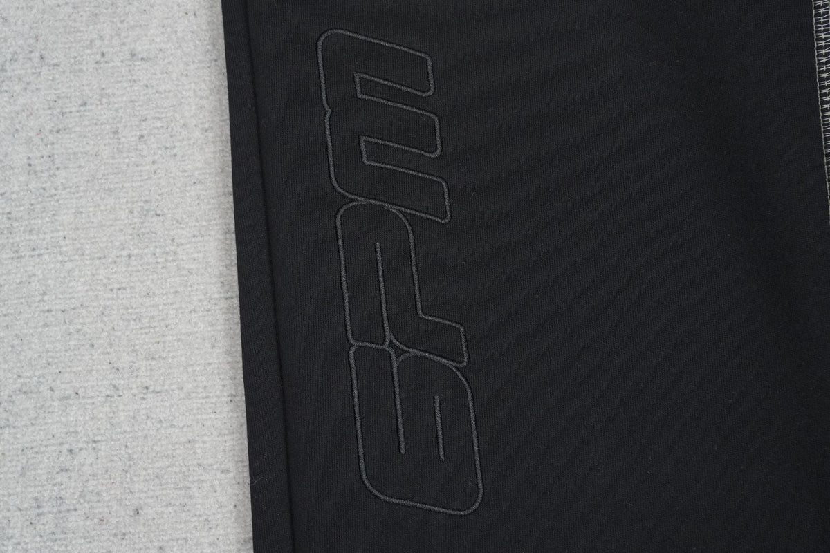 S - SWEATPANTS