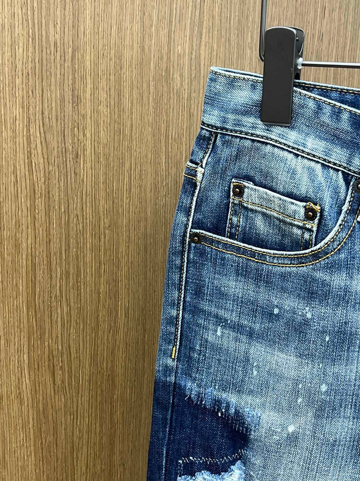 D - JEANS