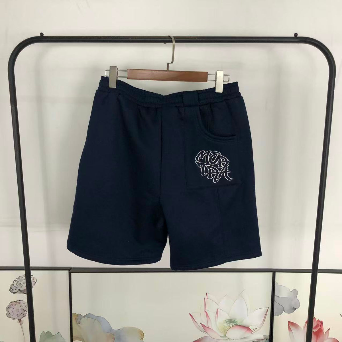 M - SHORTS