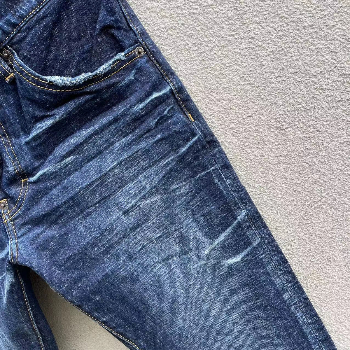 D - JEANS