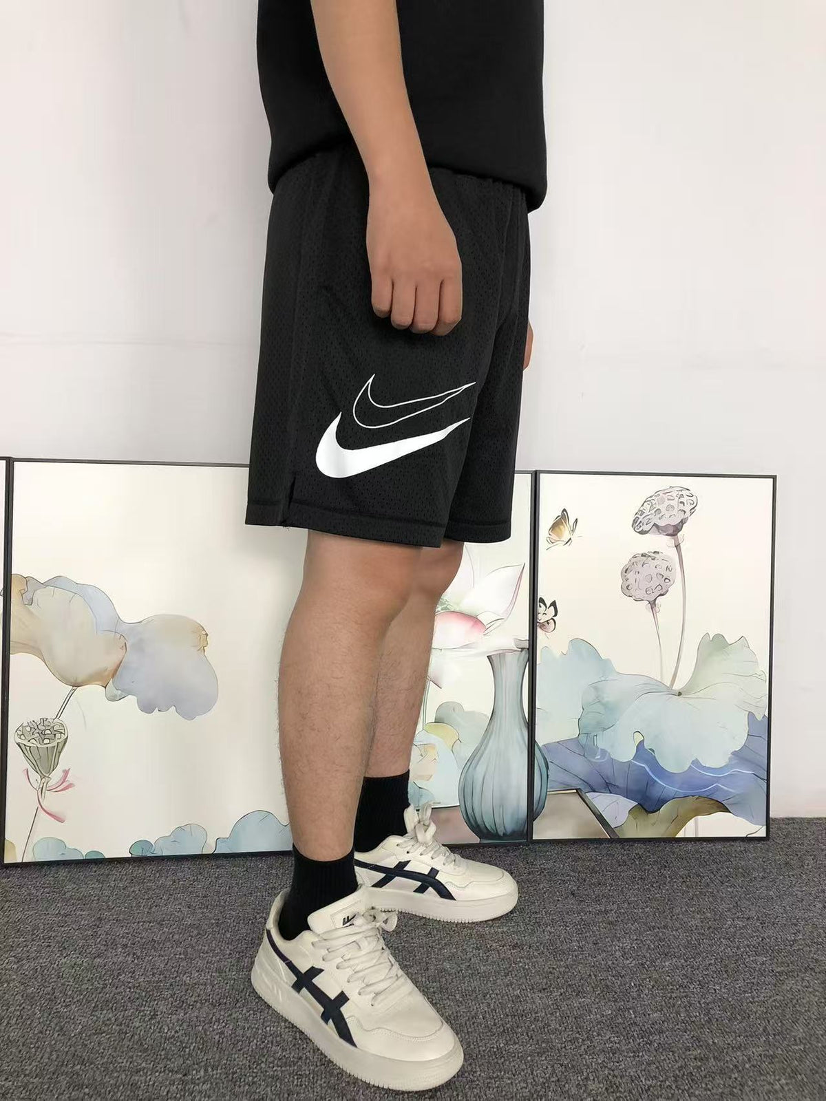 N - SHORTS