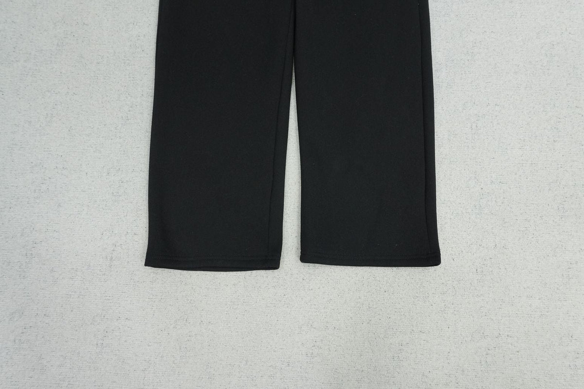 B - SWEATPANTS