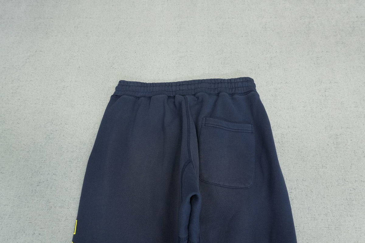 S - SWEATPANTS