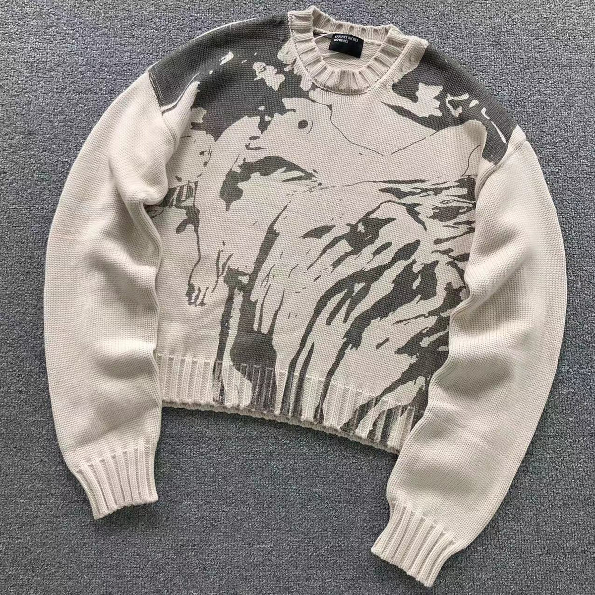 E - SWEATER